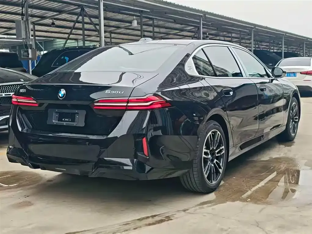 BMW 5 Series — фото 5