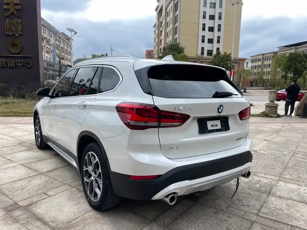 BMW X1 — фото 9