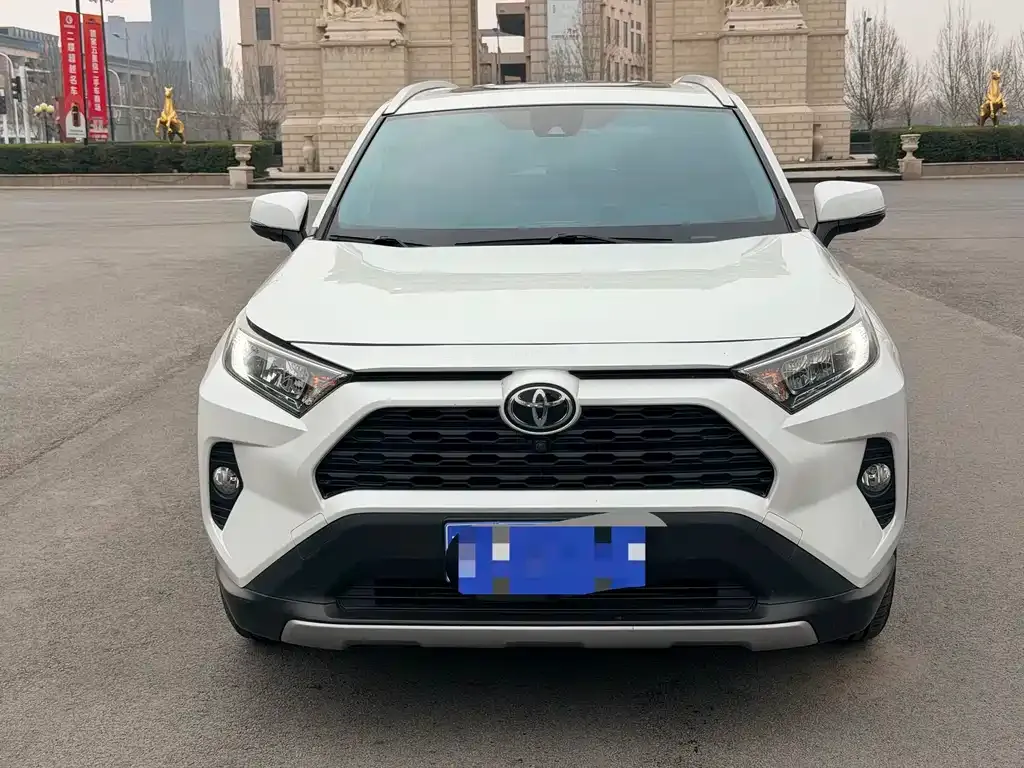 Toyota RAV4 2021 из CN, фото 1