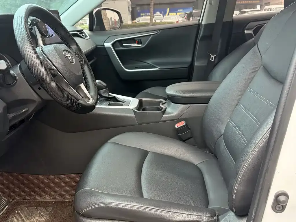 Toyota RAV4 2021 из CN, фото 10
