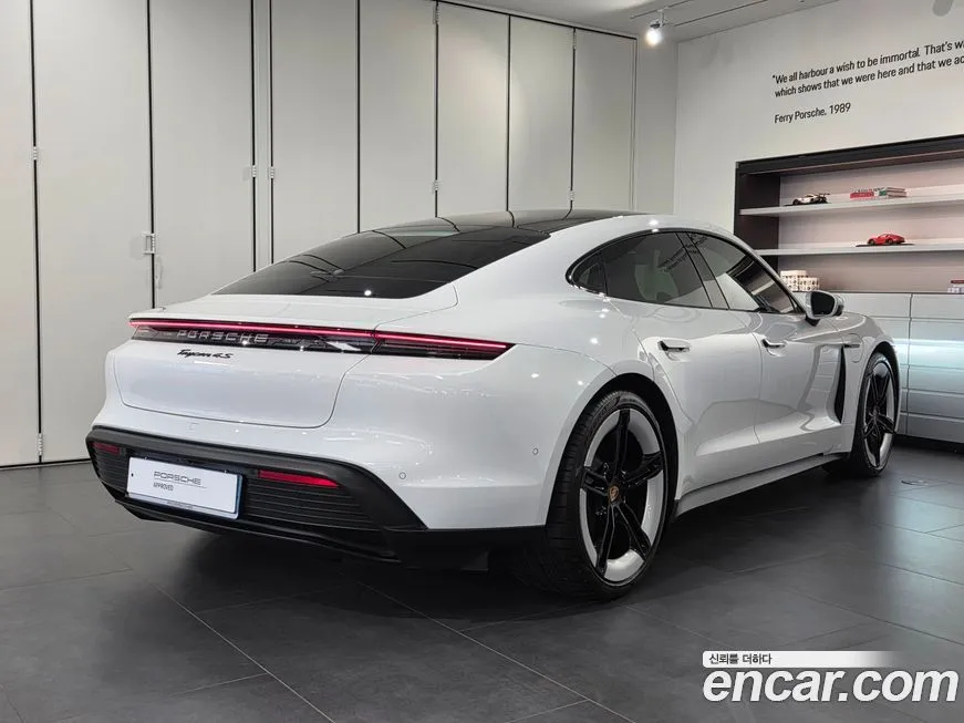 Porsche Taycan 2025 из KR, фото 4