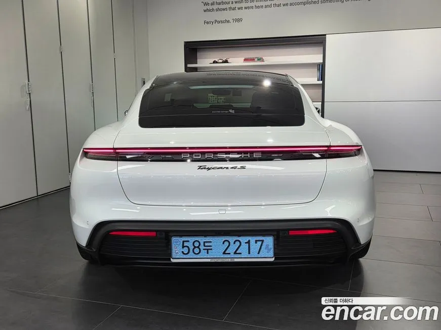 Porsche Taycan 2025 из KR, фото 3