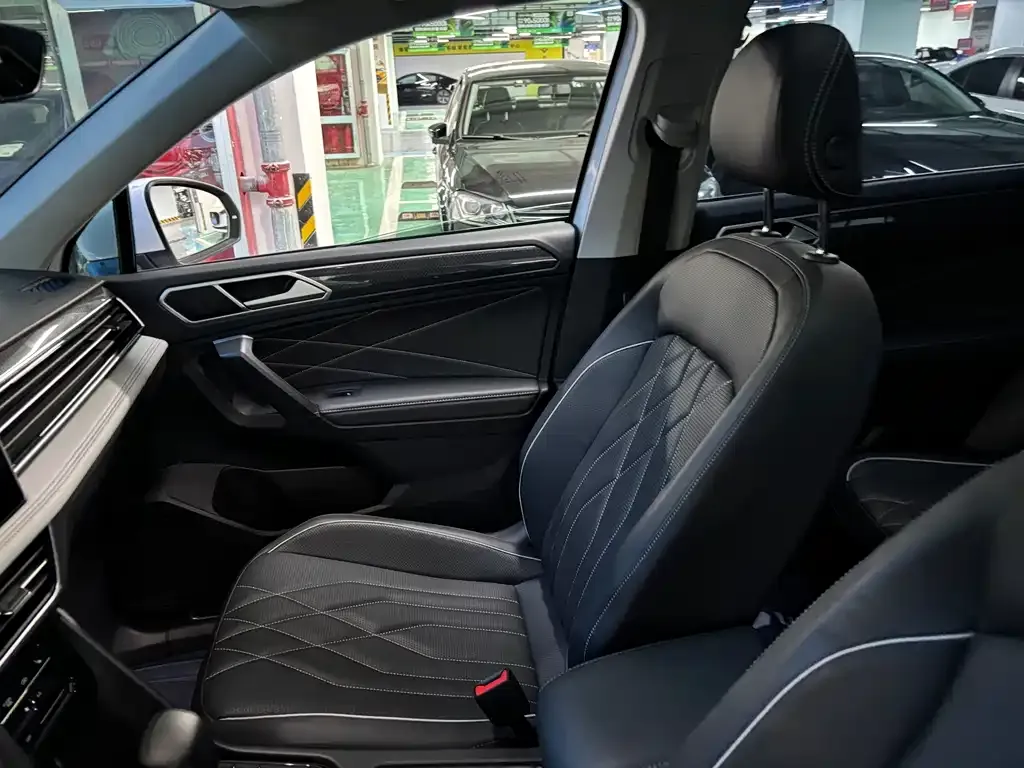 Volkswagen Tiguan L 2024 из CN, фото 9