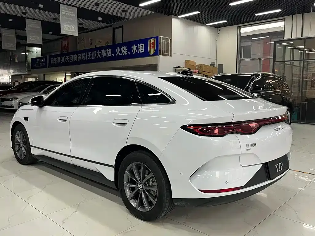 BYD Qin L — фото 7