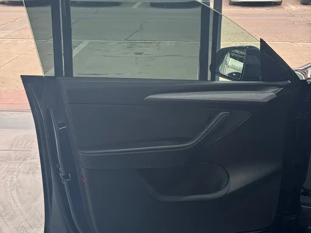 Tesla Model Y 2024 из CN, фото 4