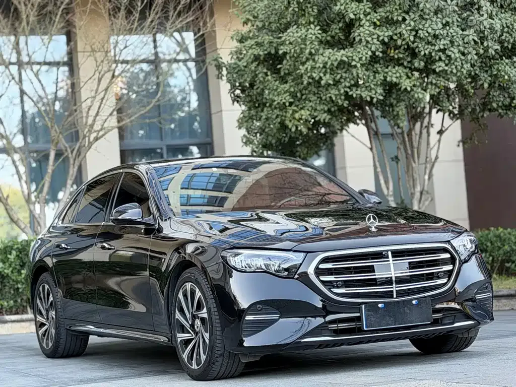 Mercedes-Benz E-Class — фото 10