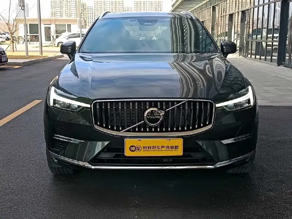 Volvo XC60 — фото 9