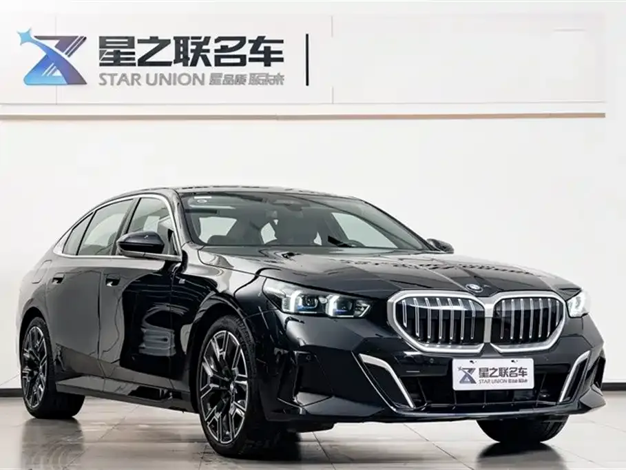 BMW 5 Series — фото 4