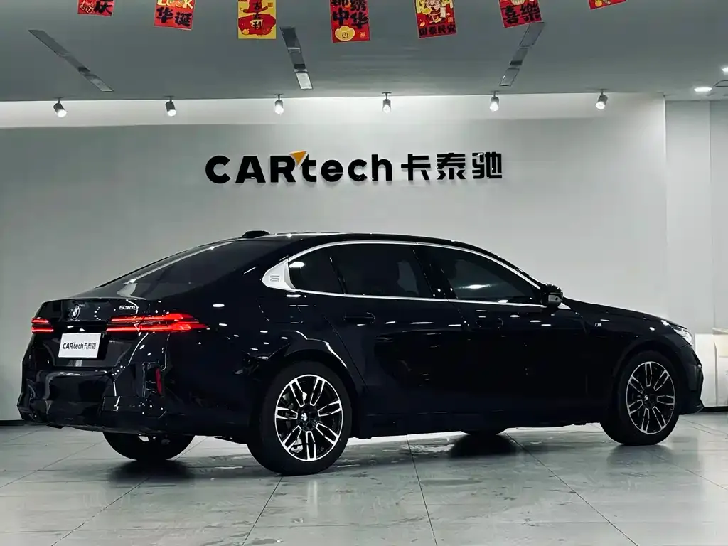 BMW 5 Series — фото 4