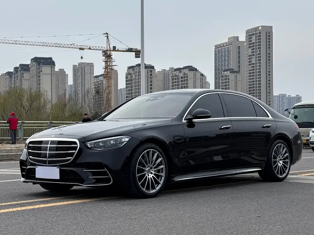 Mercedes-Benz S-Class — фото 1