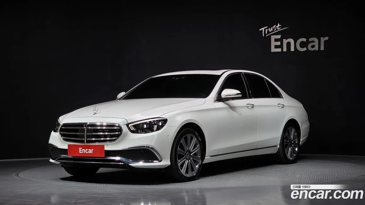 Mercedes-Benz E-Class — фото 1