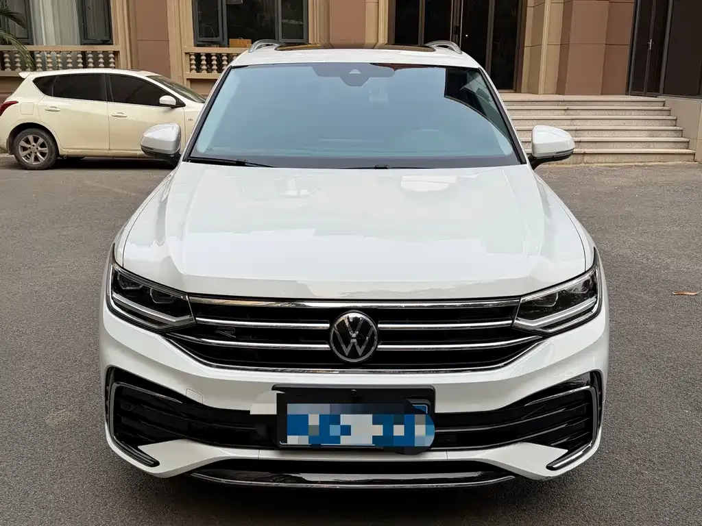 Volkswagen Tiguan L — фото 4