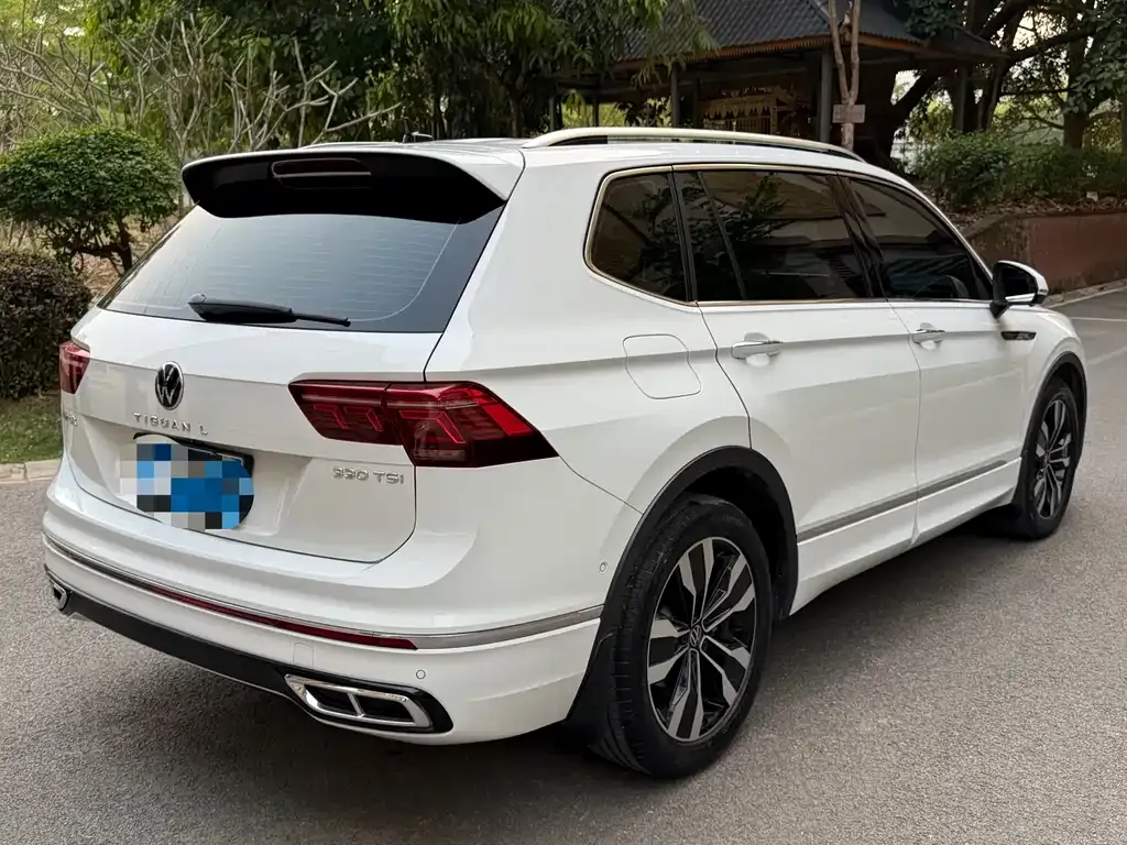 Volkswagen Tiguan L — фото 7