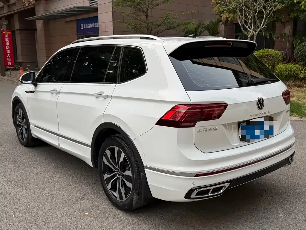Volkswagen Tiguan L — фото 5