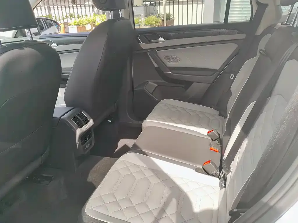 Volkswagen Tayron 2023 из CN, фото 3