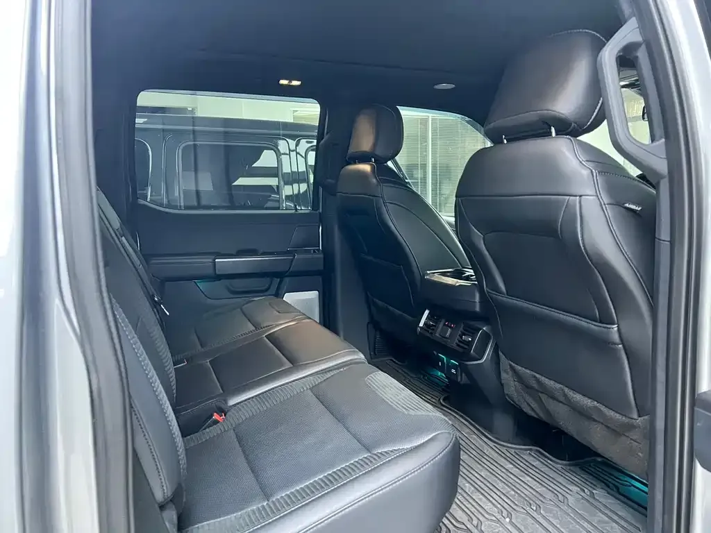 Ford F-150 Raptor 2023 из CN, фото 5