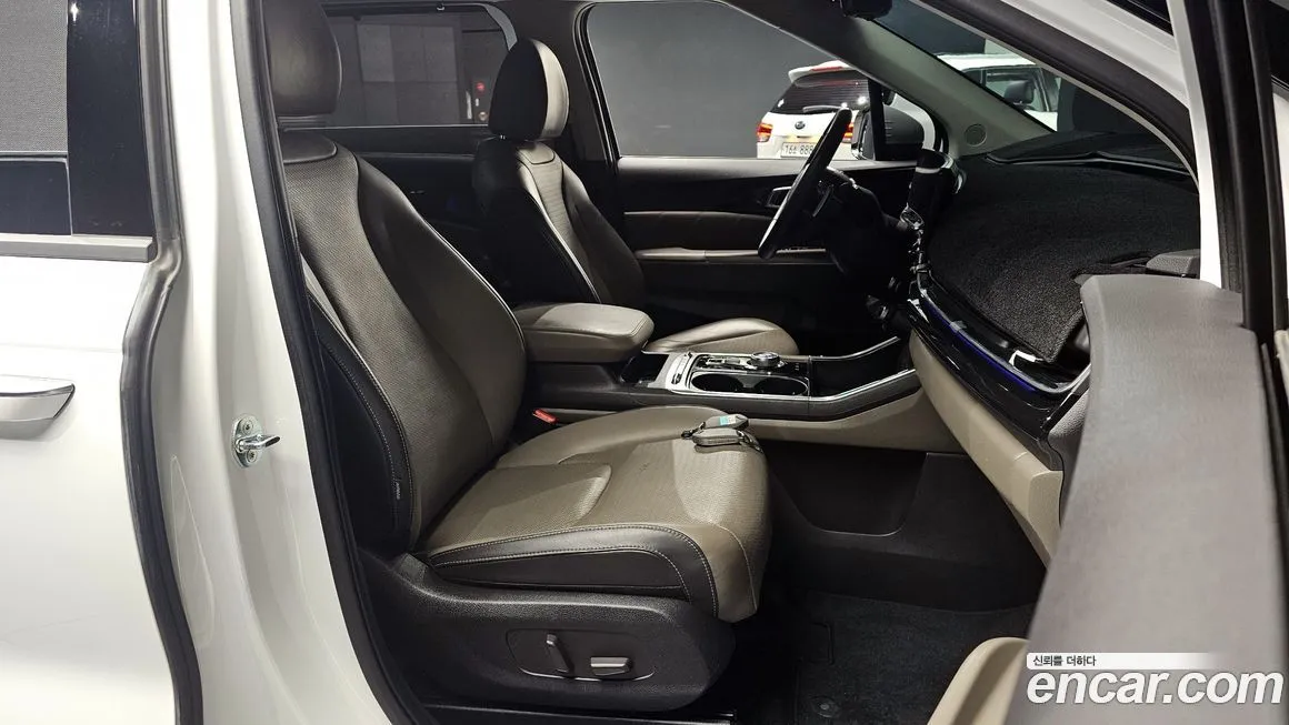Kia Carnival — фото 10