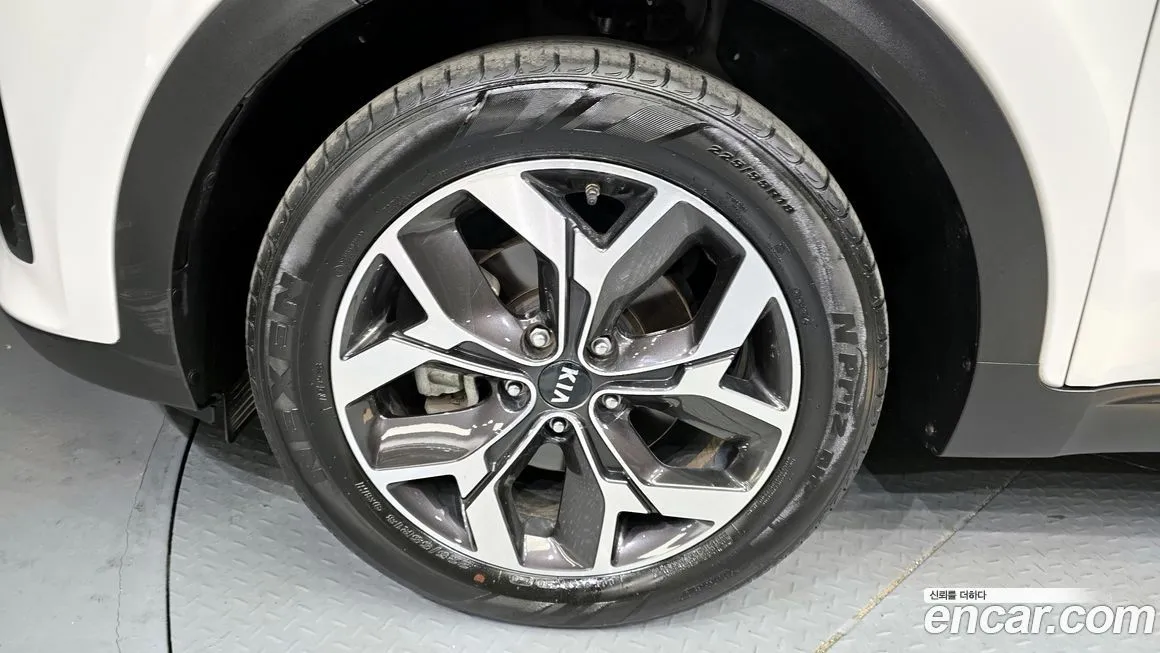 Kia Sportage — фото 8