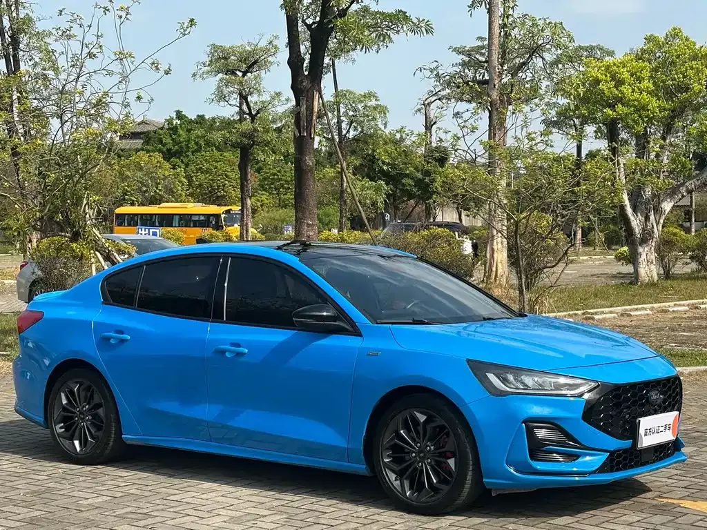 Ford Focus 2023 из CN, фото 8