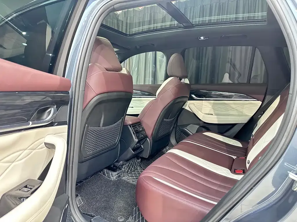 Geely Xingyue L — фото 10