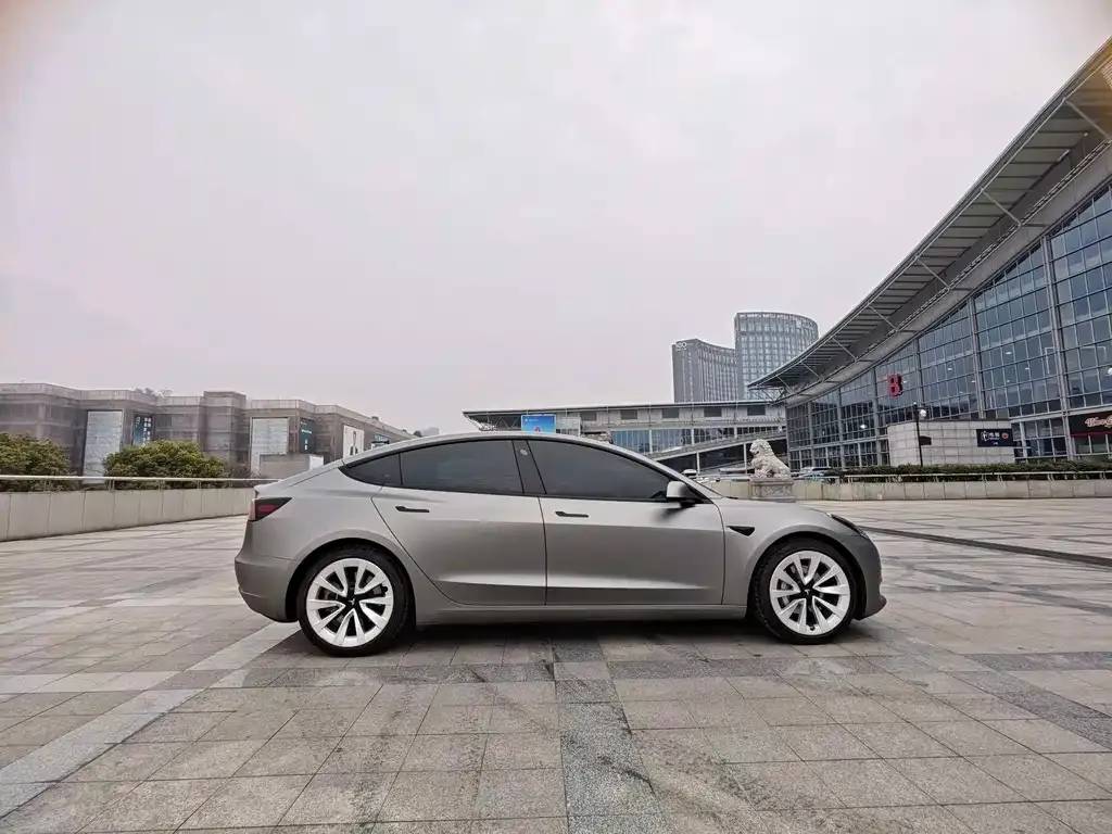 Tesla Model 3 — фото 2