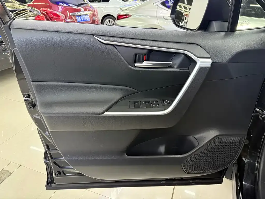 Toyota Wildlander 2021 из CN, фото 4