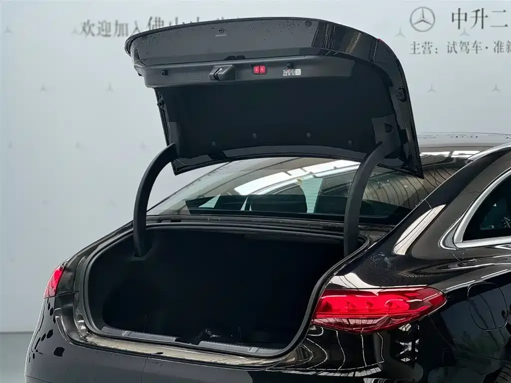 Mercedes-Benz EQE 2025 из CN, фото 4