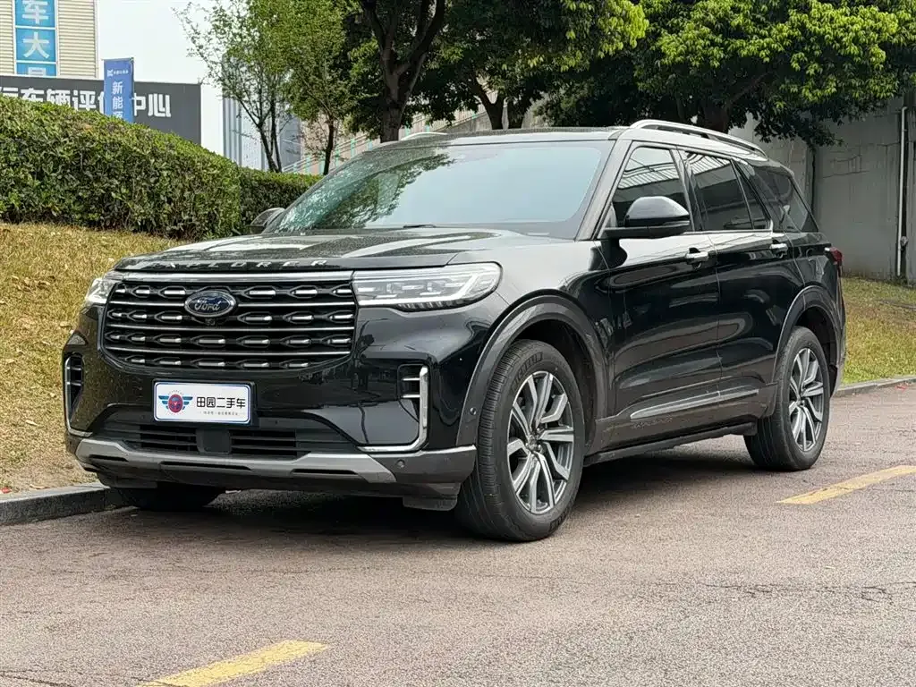 Ford Explorer — фото 1