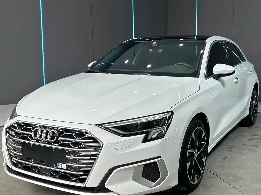 Audi A3 2023 из CN, фото 1