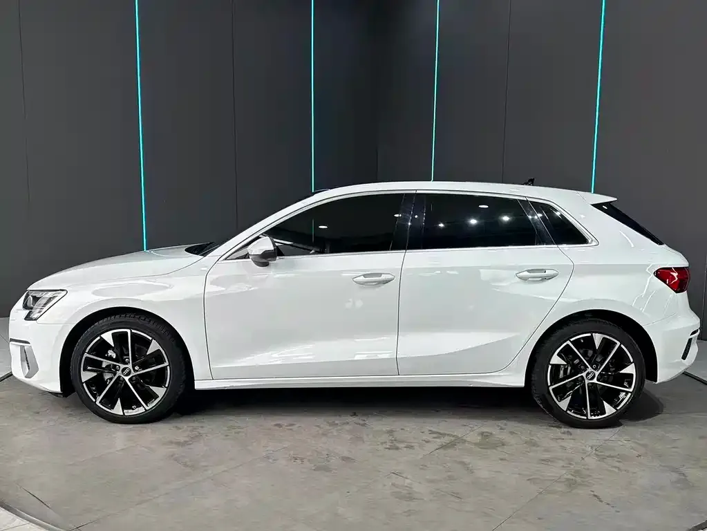 Audi A3 2023 из CN, фото 10