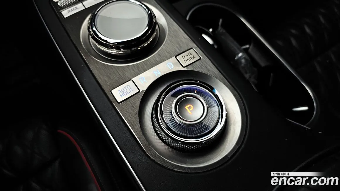 Genesis GV70 — фото 3