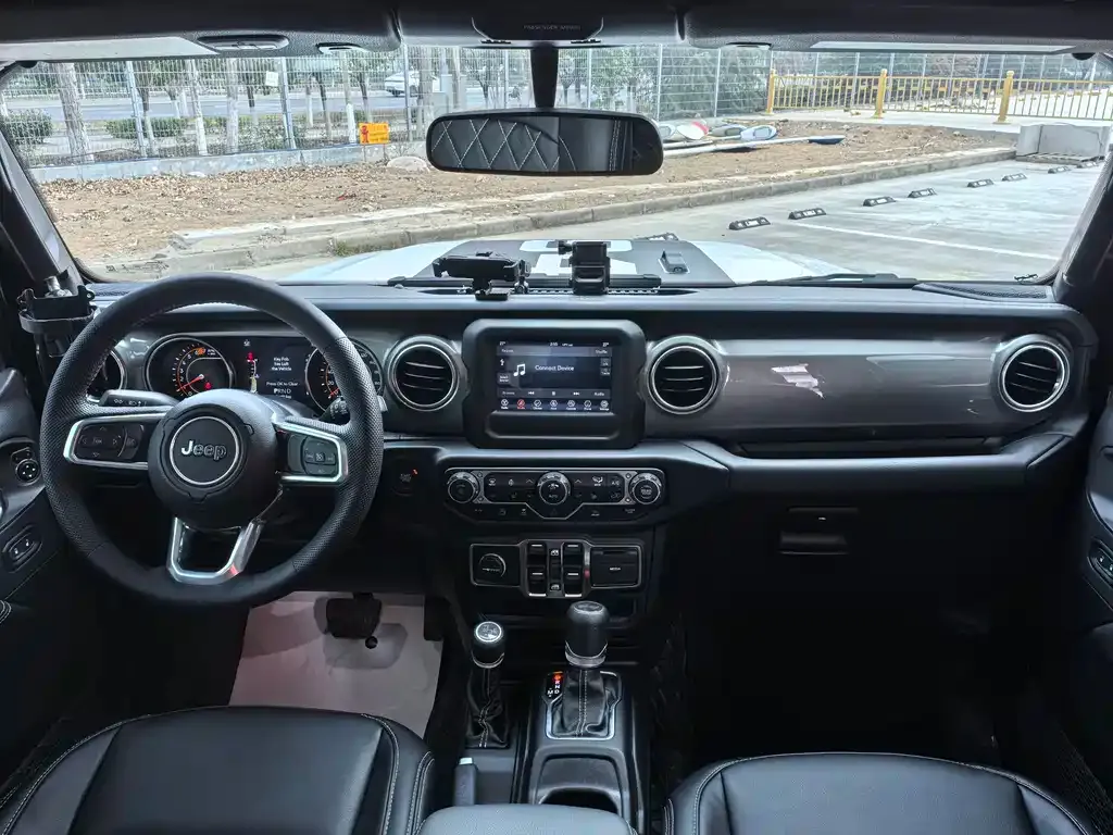 Jeep Wrangler 2023 из CN, фото 5