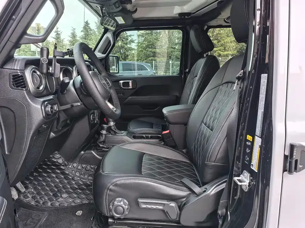 Jeep Wrangler 2023 из CN, фото 8