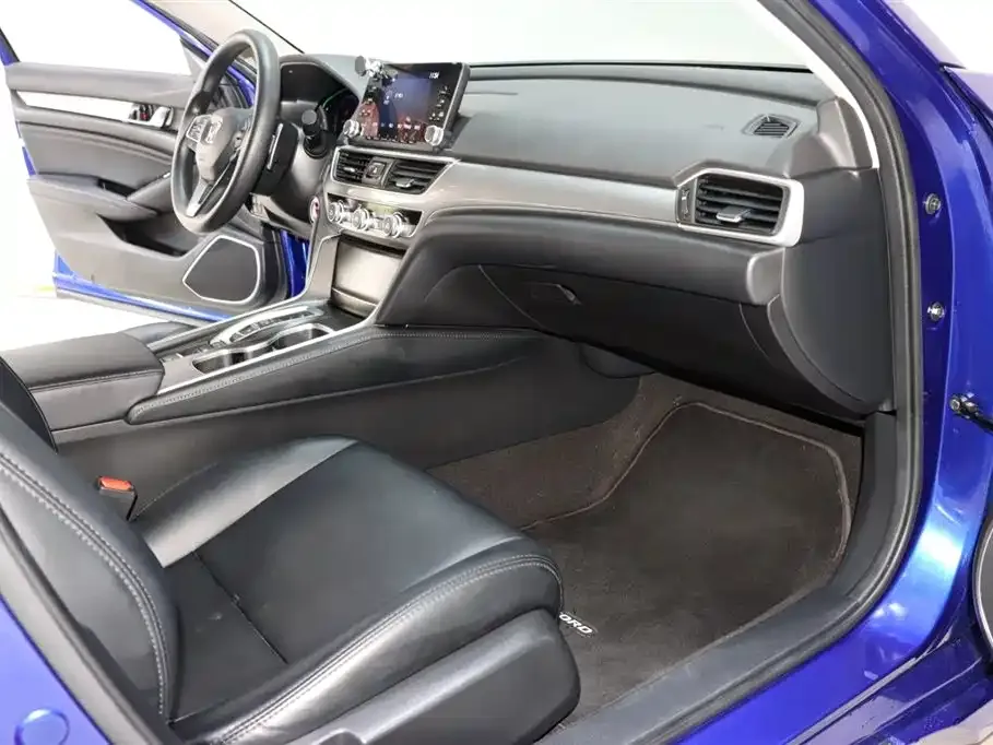Honda Accord — фото 7