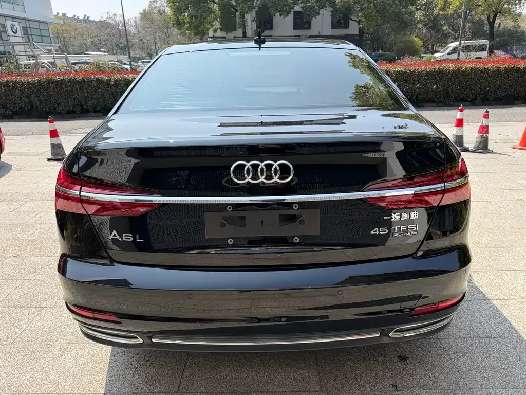 Audi A6L — фото 5
