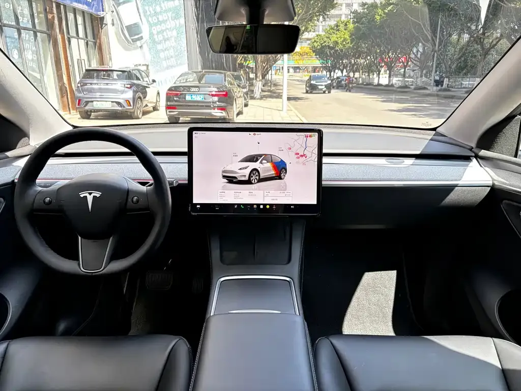 Tesla Model Y — фото 4