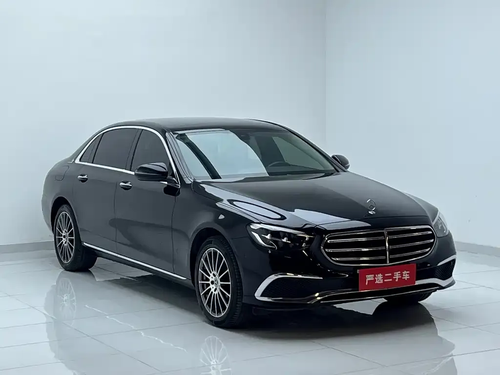 Mercedes-Benz E-Class — фото 4