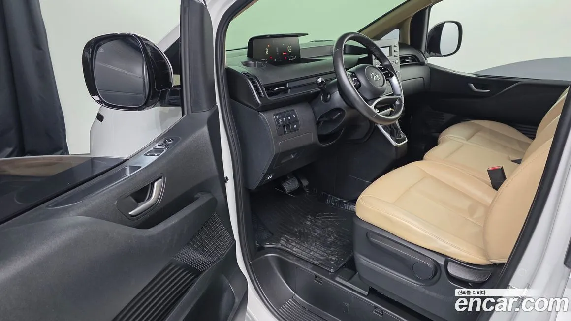 Hyundai Staria — фото 2