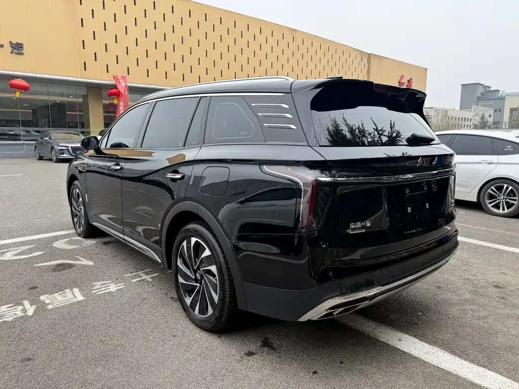 Hongqi HS7 PHEV — фото 10