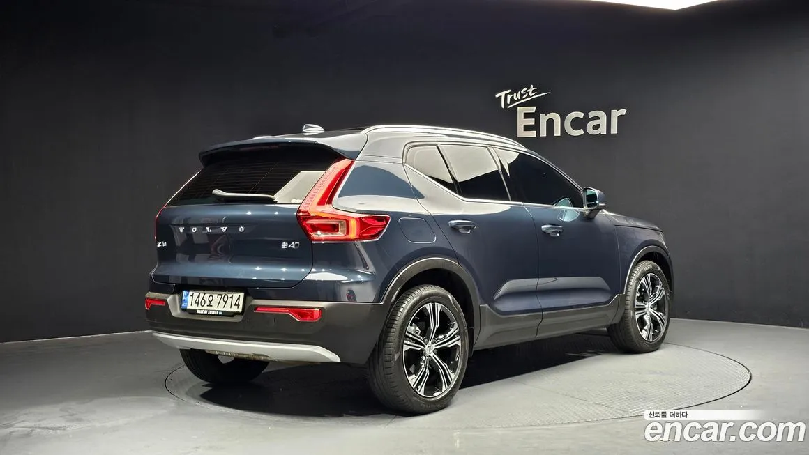 Volvo XC40 — фото 3
