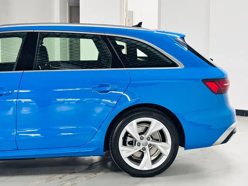 Audi A4 (Import) — фото 4