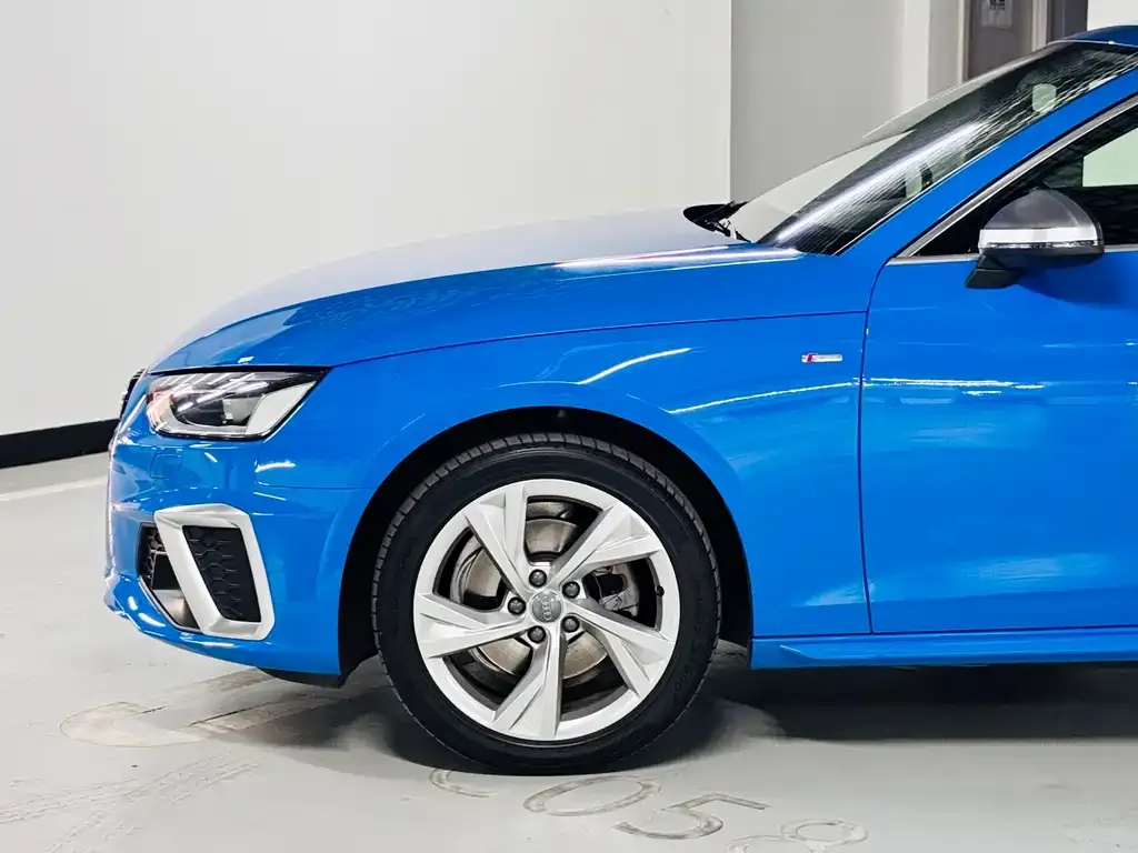 Audi A4 (Import) — фото 3