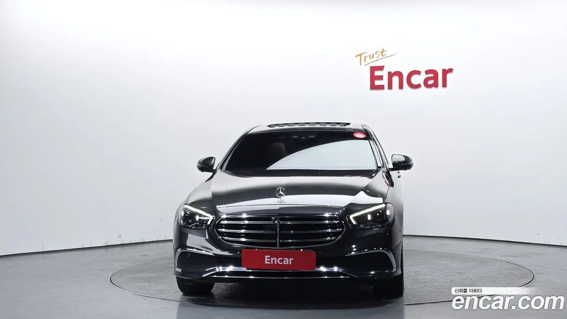 Mercedes-Benz E-Class — фото 4