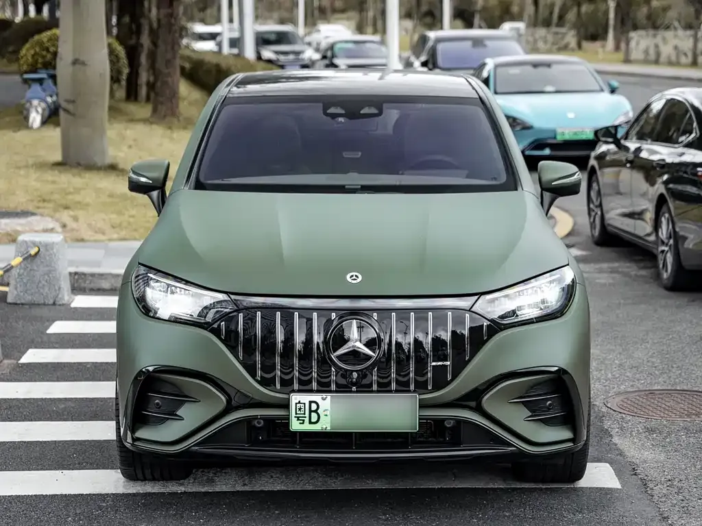 Mercedes-Benz EQE SUV — фото 10