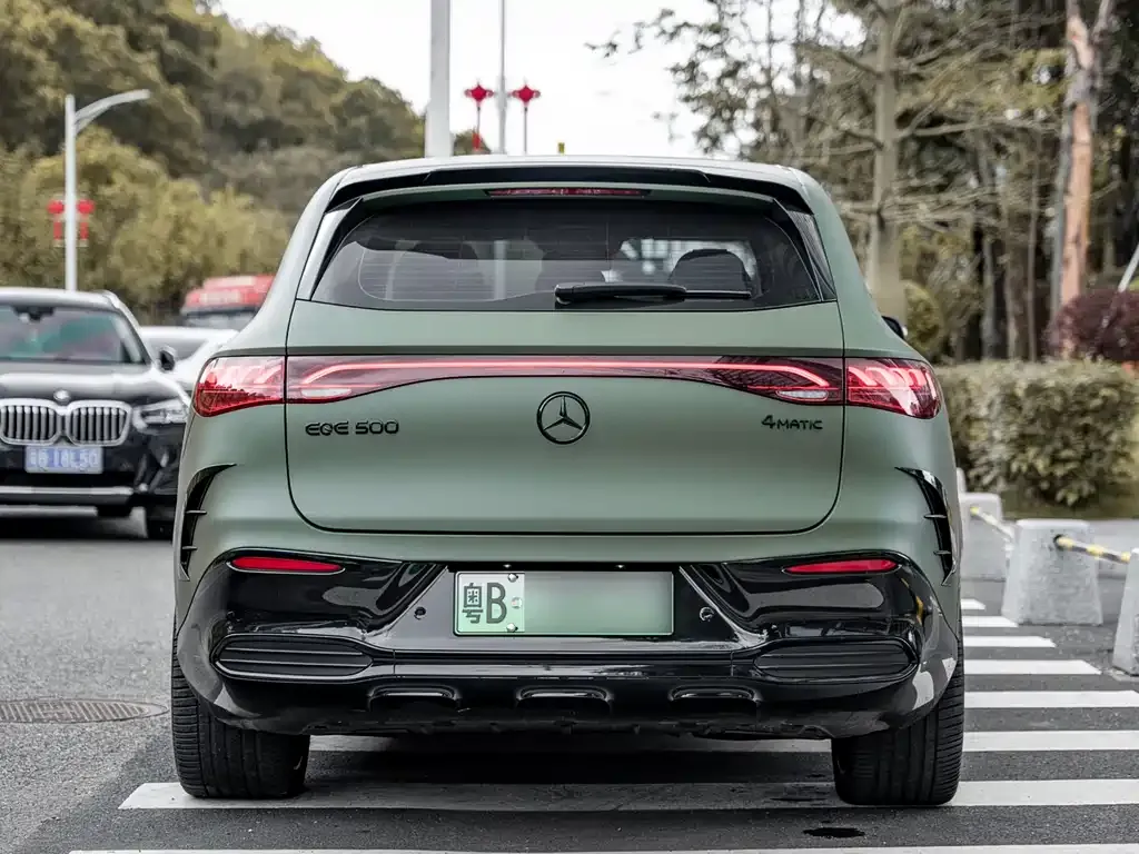 Mercedes-Benz EQE SUV — фото 6