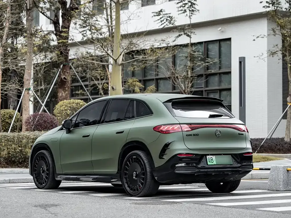 Mercedes-Benz EQE SUV — фото 8