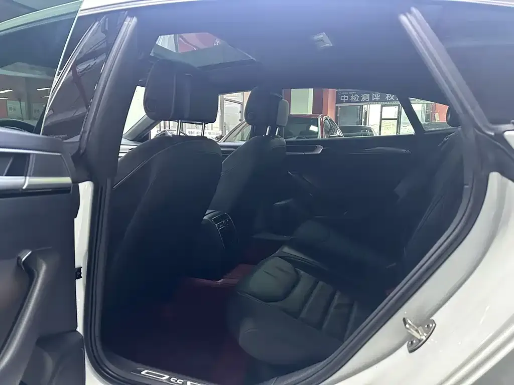 Volkswagen CC 2022 из CN, фото 2