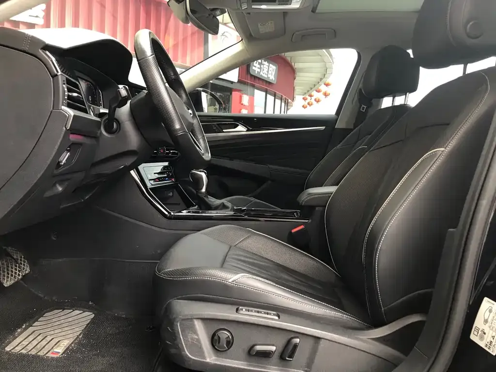 Volkswagen Passat — фото 10