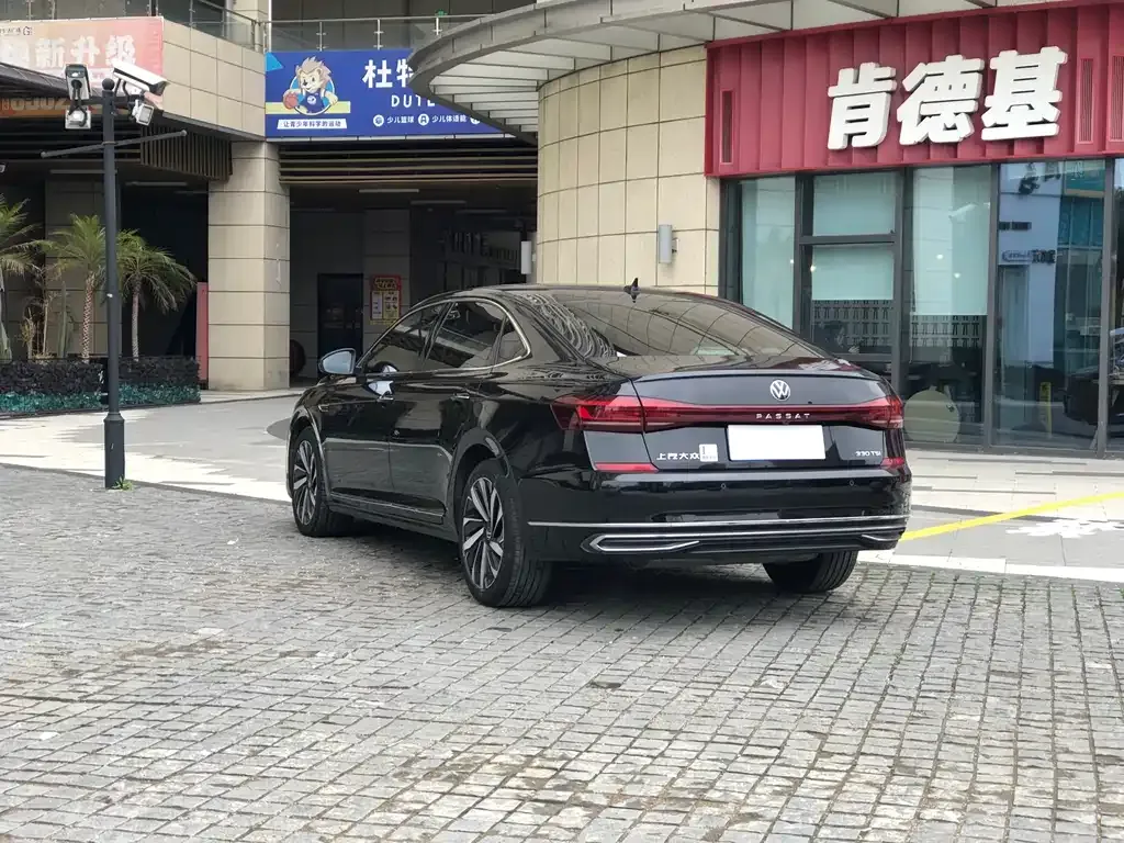 Volkswagen Passat — фото 6