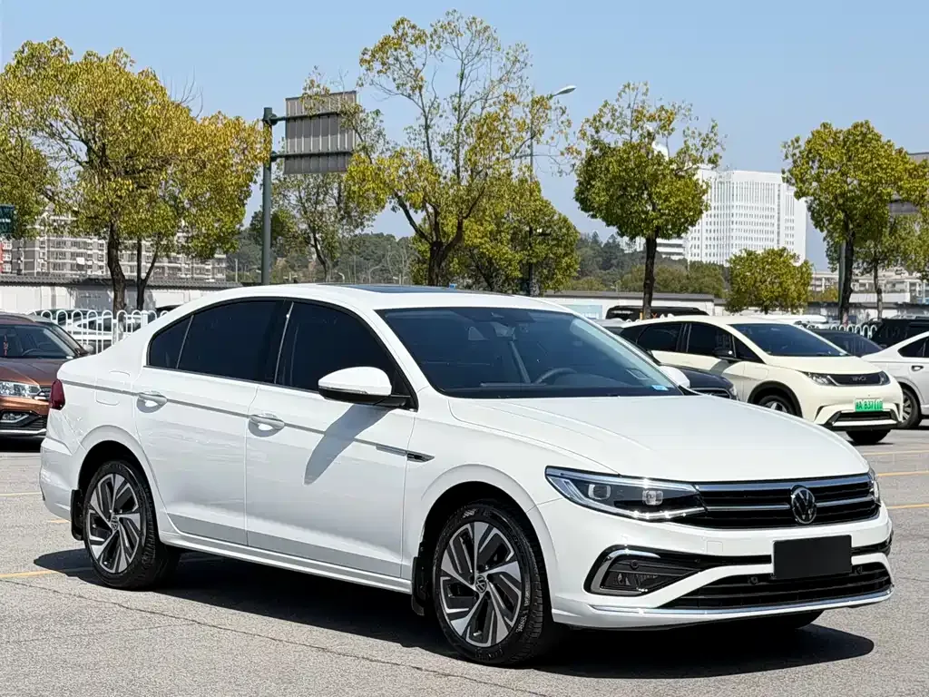 Volkswagen Bora 2023 из CN, фото 10